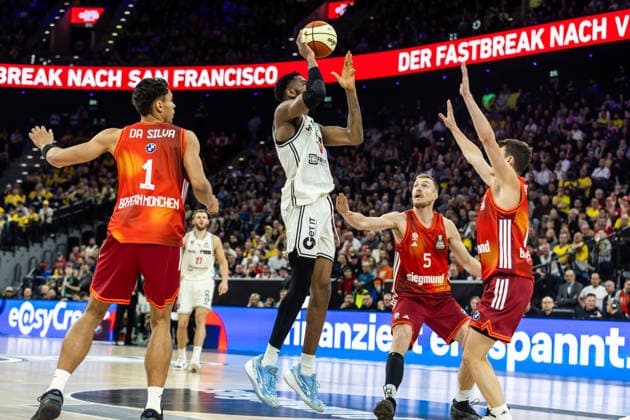 GER, BMW Top Four, Basketball BBL Cup, semi-final, FC Bayern München Basketball BMA365 Bamberg Baskets 21 02 2026, SAP Garden, Munich, GER, BMW Top Four, Basketball BBL Cup, semi-final, FC Bayern München Basketball BMA365 Bamberg Baskets Ejiofor Onu BMA365 Bamberg Baskets, 35 Photo Alexander Trienitz Munich SAP Garden Bayern Germany