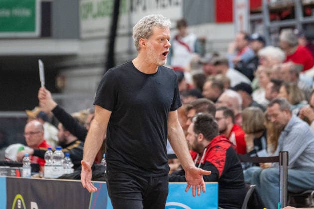 Eric Detlev Tigers Tuebingen, Head Coach is not satisfied Bayer Giants Leverkusen vs Tigers Tuebingen, Basketball, Barmer 2 Basketball Bundesliga, 24 Matchday, Season 2025 2026, 21 02 2026 Bayer Giants Leverkusen vs Tigers Tuebingen, Basketball, Barmer 2 Basketball Bundesliga, Pro A, 24 Matchday, Season 2025 2026, 21 02 2026 Leverkusen Copyright: xEibner-Pressefoto ThomasxHaeslerx EP_THR