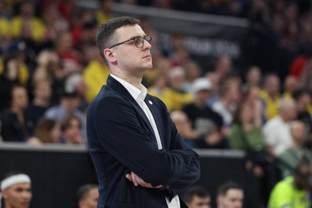 Lazar Spasic EWE Baskets Oldenburg, Head Coach , GER, Alba Berlin vs EWE Baskets Oldenburg, Basketball, BBL Pokal, BMW TOP FOUR, Semifinal, Season 2025 2026, 21 02 2026, GER, Alba Berlin vs EWE Baskets Oldenburg, Basketball, BBL Pokal, BMW TOP FOUR, Semifinal, Season 2025 2026, 21 02 2026 Muenchen Copyright: xEibner-Pressefoto JennixMaulx EP_JML