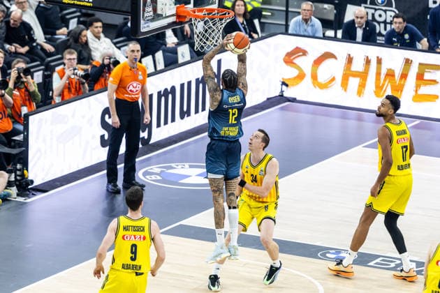 GER, BMW Top Four, Basketball BBL Pokal, semi-final, ALBA Berlin EWE Baskets Oldenburg 21 02 2026, SAP Garden, Munich, GER, BMW Top Four, Basketball BBL Pokal, semi-final, ALBA Berlin EWE Baskets Oldenburg Michale Kyser EWE Baskets Oldenburg 12 Photo Alexander Trienitz Munich SAP Garden Bayern Germany
