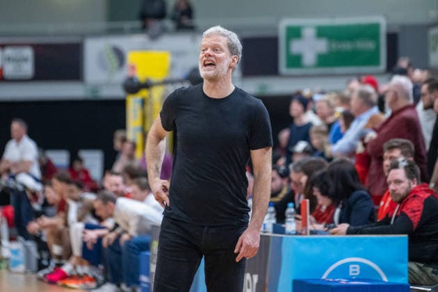 Eric Detlev Tigers Tuebingen, Head Coach is dissatisfied and shows it clearly Bayer Giants Leverkusen vs Tigers Tuebingen, Basketball, Barmer 2 Basketballbundesliga, 24 Matchday, Season 2025 2026, 21 02 2026 Bayer Giants Leverkusen vs Tigers Tuebingen, Basketball, Barmer 2 Basketballbundesliga, Pro A, 24 Matchday, Season 2025 2026, 21 02 2026 Leverkusen Copyright: xEibner-Pressefoto ThomasxHaeslerx EP_THR
