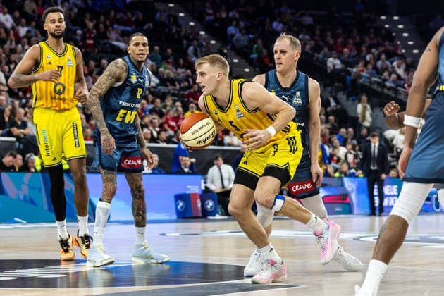 GER, BMW Top Four, Basketball BBL Pokal, semi-final, ALBA Berlin EWE Baskets Oldenburg 21 02 2026, SAP Garden, Munich, GER, BMW Top Four, Basketball BBL Pokal, semi-final, ALBA Berlin EWE Baskets Oldenburg Sam Griesel ALBA Berlin 5 Photo Alexander Trienitz Munich SAP Garden Bayern Germany