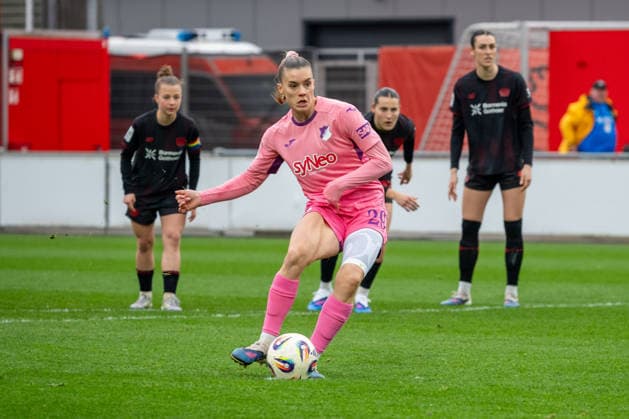 Selina Cerci TSG Hoffenheim, 29 scores the goal for 1 0 Bayer 04 Leverkusen vs TSG 1899 Hoffenheim, Football, Womens Bundesliga, Matchday 19, Season 2025 2026, 22 02 2026 DFL DFB Regulations prohibit any use of Photographs as image sequences and or Quasivideo Bayer 04 Leverkusen vs TSG 1899 Hoffenheim , Football, Womens Bundesliga, Matchday 19, Season 2025 2026, 22 02 2026 Leverkusen Copyright: xEibner-Pressefoto ThomasxHaeslerx EP_THR