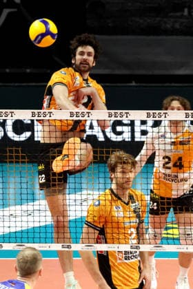 DEU, DVV, 1 VBL, BR Volleys vs Central Germany, 22 02 2026, Max Schmeling Halle, Berlin, DEU, DVV, 1 VBL, BR Volleys vs Central Germany, in the picture Jake Hanes BR Volleys 22 , Matthew Knigge BR Volleys 2 nordphotoxGmbHx xEngler nph00076