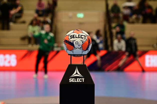 Handball I Women I Season 2025 2026 I EHF European League I VfL Oldenburg Tertnes Bergen I 22 02 2026 Icon, symbol photo, symbolic image, symbol, representation, signum, example image, sample image, reference image, sample photo, stock photo, archive photo, demonstration photo, comparison image EHF, EHF European League, ball on a stand Buxtehude Halle Nord NEW Lower Saxony Germany Copyright: xLobeca FelixxSchlikisx