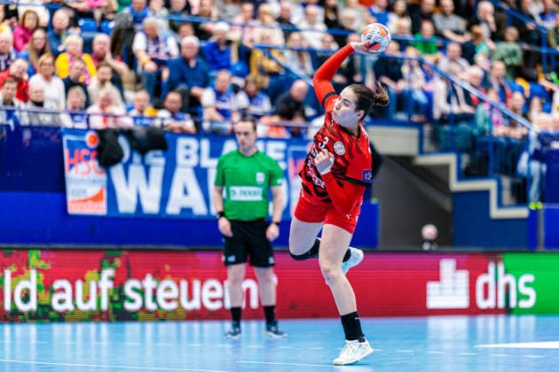 Emilia Varga MOL Esztergom, 03 on 7-meter throw GER, HSG Blomberg Lippe GER vs MOL Esztergom HUN , Handball, EHF European League Women, Group Phase, 22 02 2026 GER, HSG Blomberg Lippe GER vs MOL Esztergom HUN , Handball, EHF European League Women, Group Phase, 22 02 2026 Lemgo Copyright: xEibner-Pressefoto JanxRollingerx EP_JSK