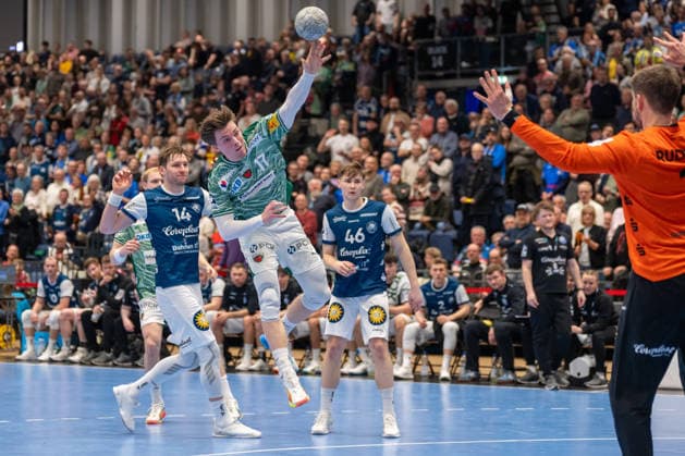 Nils Lichtlein Fuechse Berlin, 17 at the throw Bergischer HC 06 vs Fuechse Berlin, Handball, DAIKIN Handballbundesliga, 22 Matchday, Season 2025 2026, 22 02 2026 Bergischer HC 06 vs Fuechse Berlin, Handball, DAIKIN Handballbundesliga, 22 Matchday, Season 2025 2026, 22 02 2026 Duesseldorf Copyright: xEibner-Pressefoto ThomasxHaeslerx EP_THR