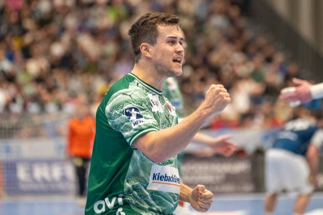 Tim Freihoefer Fuechse Berlin, 20 motivates his teammates Bergischer HC 06 vs Fuechse Berlin, Handball, DAIKIN Handballbundesliga, 22 Matchday, Season 2025 2026, 22 02 2026 Bergischer HC 06 vs Fuechse Berlin, Handball, DAIKIN Handballbundesliga, 22 Matchday, Season 2025 2026, 22 02 2026 Duesseldorf Copyright: xEibner-Pressefoto ThomasxHaeslerx EP_THR