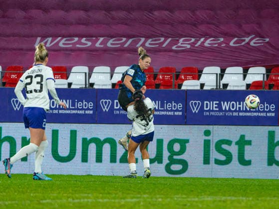 Marleen Schimmer RB Leipzig Women, 14 in duel against Ella Touon SGS Essen, 32 SGS Essen vs RB Leipzig, Football, Womens Bundesliga, Google Pixel Womens Bundesliga, Matchday 19, Season 2025 2026, 22 02 2026 DFB REGULATES PROHIBIT ANY USE OF PHOTOGRAPHS AS IMAGE SEQUENCES AND OR QUASI VIDEO, SGS Essen vs RB Leipzig, Football, Womens Bundesliga, Google Pixel Womens Bundesliga, Matchday 19, Season 2025 2026, 22 02 2026 Essen Copyright: xEibner-Pressefoto DamianxKruczynx EP_DKI