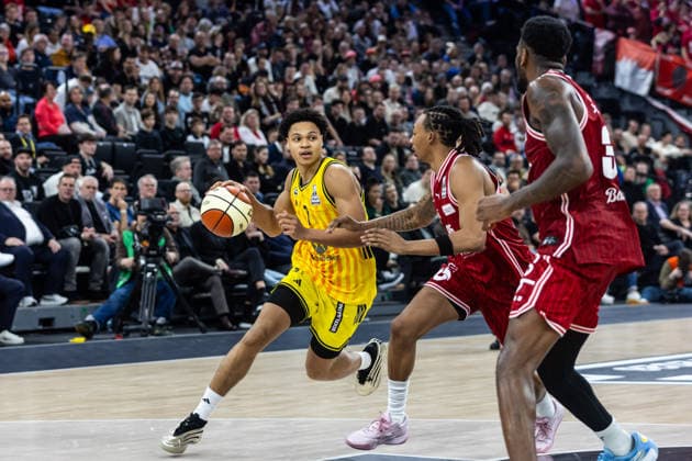 GER, BMW Top Four, Basketball BBL Pokal, Final, BMA365 Bamberg Baskets ALBA Berlin 22 02 2026, SAP Garden, Munich, GER, BMW Top Four, Basketball BBL Pokal, Final, BMA365 Bamberg Baskets ALBA Berlin Jack Kayil ALBA Berlin 7 , Austin Crowley BMA365 Bamberg Baskets, 85 Photo Alexander Trienitz Munich SAP Garden Bayern Germany
