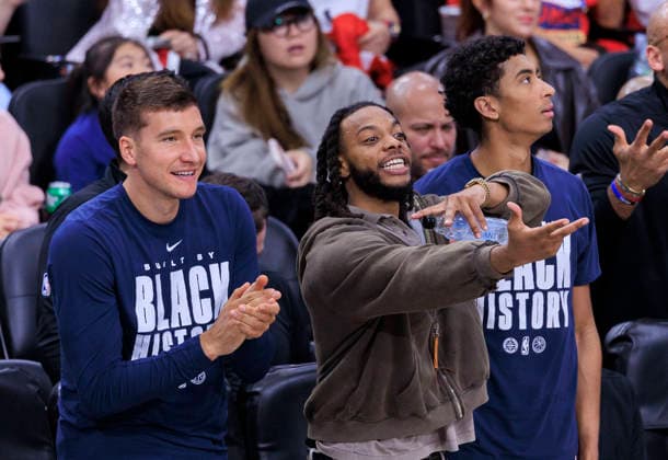 February 22, 2026, Inglewood, California, USA: Bogdan Bogdanovic 7, Darius Garland 10 and Cam Christie 12 of the Los Angeles Clippers on the bench during their regular season NBA, Basketball Herren, USA game against the Orlando Magic on Sunday February 22, 2026 at Intuit Dome in Inglewood, California. Clippers lose to Magic, 109-111. ARIANA RUIZ PI Inglewood USA - ZUMAp124 20260222_zaa_p124_161 Copyright: xArianaxRuizx