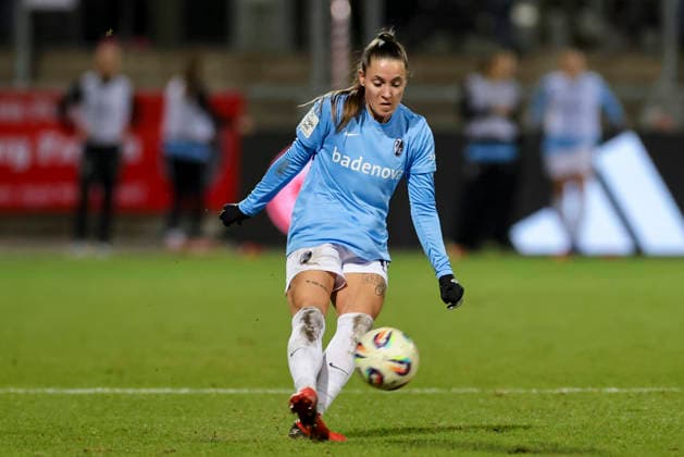 Selina Vobian SC Freiburg controls the ball, Google Pixel Frauen Bundesliga, Eintracht Frankfurt v SC Freiburg, Stadion am Brentanobad, February 23, 2026 in Frankfurt, Germany Photo by Marco Steinbrenner DeFodi Images Selina Vobian SC Freiburg controls the ball, Google Pixel Womens Bundesliga, Eintracht Frankfurt v SC Freiburg, Stadion am Brentanobad, February 23, 2026 in Frankfurt, Germany Photo by Marco Steinbrenner DeFodi Images DFB DFL REGULATIONS PROHIBIT ANY USE OF PHOTOGRAPHS AS IMAGE SEQUENCES AND OR QUASI VIDEO