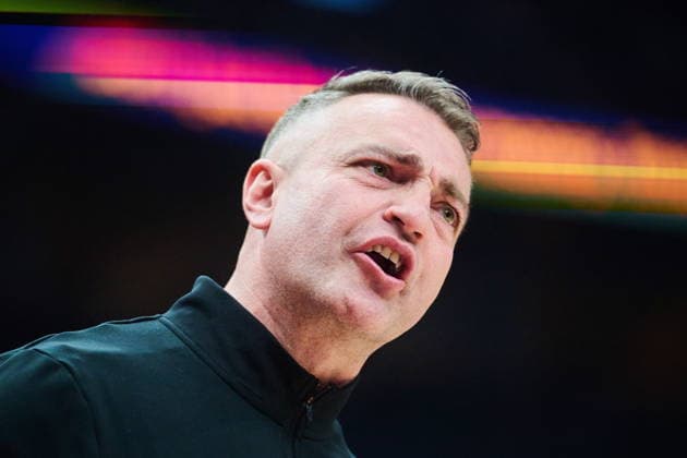 February 24, 2026, Toronto, On, Canada: Toronto Raptors head coach Darko Rajakovic reacts to a foul call against his team during first half NBA, Basketball Herren, USA basketball action against the Oklahoma City Thunder in Toronto, on Tuesday, Feb. 24, 2026. Canada News - February 24, 2026 - ZUMAc35_ 20260224_zaf_c35_102 Copyright: xSammyxKoganx