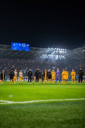 25 02 2026, Atalanta Bergamo vs Borussia Dortmund, UEFA Champions League, Playoffs second leg Yan Couto Borussia Dortmund, 2 Karim Adeyemi Borussia Dortmund, 27 Samuele Inacio Borussia Dortmund, 40 Luca Reggiani Borussia Dortmund, 49 Elias Benkara Borussia Dortmund, 47 Julian Brandt Borussia Dortmund, 10 Jobe Bellingham Borussia Dortmund, 7 Waldemar Anton Borussia Dortmund, 3 Nico Schlotterbeck Borussia Dortmund, 4 Julian Brandt Borussia Dortmund, 10 Maximilian Beier Borussia Dortmund, 14 Fabio Silva Borussia Dortmund, 21 Gregor Kobel Borussia Dortmund, 1 Daniel Svensson Borussia Dortmund, 24 Alexander Meyer Borussia Dortmund, 33 Regulations prohibit any use of photographs as image sequences and or quasi video Copyright: xBahhoxKarax