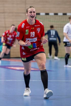 Handball Bundesliga Women,HBF, Season 2025 2026 SV Union Halle Neustadt vs BSV Sachsen Zwickau Halle, Germany February 25, 2026 In the picture Lea Gruber Halle jubilation, joy, emotion, goal celebration, goal scorer, goal scorer, Halle Saale SWH Arena Sachsen Anhalt Germany