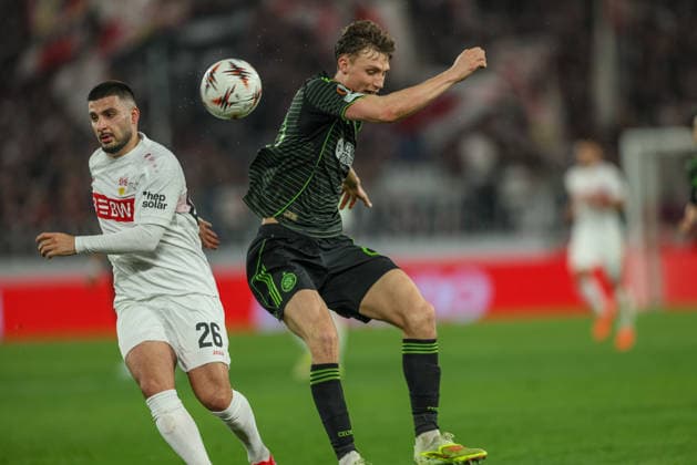 GER, Stuttgart, VfB Stuttgart vs Celtic Glasgow, Europa League, Football, UEFA, Season 2025 2026, MHP Arena, Playoffs, Second leg in picture v l Deniz Undav VfB Stuttgart 26 , Colby Donovan Celtic Glasgow 51 DFB DFL REGULATIONS PROHIBIT ANY USE OF PHOTOGRAPHS AS IMAGE SEQUENCES AND OR QUASI VIDEO, 26 02 2026 Copyright: HMBxMedia HendrikxHamelau