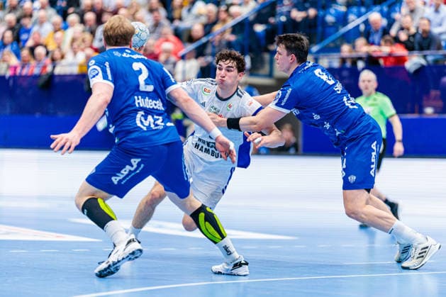 v l Lukas Hutecek TBV Lemgo Lippe, 02 , Elias Kofler Handball Sport Verein Hamburg, 06 , Frederik Simak TBV Lemgo Lippe, 08 GER, TBV Lemgo Lippe vs Handball Sport Verein Hamburg, Handball, 1 Bundesliga, Matchday 23, Season 2025 2026, 26 02 2026 GER, TBV Lemgo Lippe vs Handball Sport Verein Hamburg, Handball, 1 Bundesliga, Matchday 23, Season 2025 2026, 26 02 2026 Lemgo Copyright: xEibner-Pressefoto JanxRollingerx EP_JSK