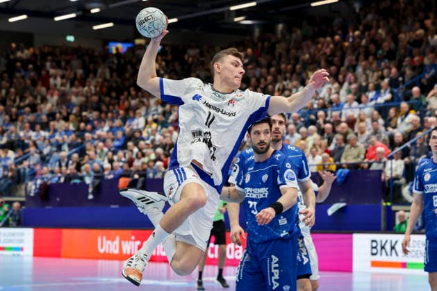 Nicolaj Joergensen Handball Sport Verein Hamburg controls the ball, DAIKIN Handball Bundesliga, TBV Lemgo Lippe v Handball Sport Verein Hamburg, PHOENIX CONTACT arena on February 26, 2026 in Lemgo, Germany Photo by Marco Steinbrenner DeFodi Images Nicolaj Joergensen Handball Sport Verein Hamburg controls the ball, DAIKIN Handball Bundesliga, TBV Lemgo Lippe v Handball Sport Verein Hamburg, PHOENIX CONTACT arena, February 26, 2026 in Lemgo, Germany Photo by Marco Steinbrenner DeFodi Images