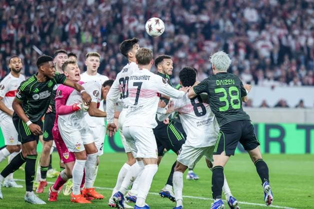 Action in the Stuttgart penalty area with Alexander Nuebel 33 VfB Stuttgart , Junior Adamu 9 Celtic Glasgow FC , Chema Andres 30 VfB Stuttgart , Daizen Maeda 38 Celtic Glasgow FC , Maximilian Mittelstaedt 7 VfB Stuttgart and Tiago Tomas 8 VfB Stuttgart , VfB Stuttgart vs Celtic Glasgow FC, Football, Men, UEFA Europa League, Season 2025 2026, Play off, Round 2 of 2, 26 02 2026 Stuttgart Baden Wuerttemberg Germany Copyright: xkolbert-press MartinxAgüerax