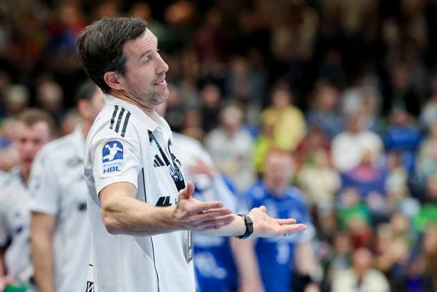Coach Torsten Jansen Handball Sport Verein Hamburg gestures, DAIKIN Handball Bundesliga, TBV Lemgo Lippe v Handball Sport Verein Hamburg, PHOENIX CONTACT arena on February 26, 2026 in Lemgo, Germany Photo by Marco Steinbrenner DeFodi Images Coach Torsten Jansen Handball Sport Verein Hamburg gestures, DAIKIN Handball Bundesliga, TBV Lemgo Lippe v Handball Sport Verein Hamburg, PHOENIX CONTACT arena, February 26, 2026 in Lemgo, Germany Photo by Marco Steinbrenner DeFodi Images