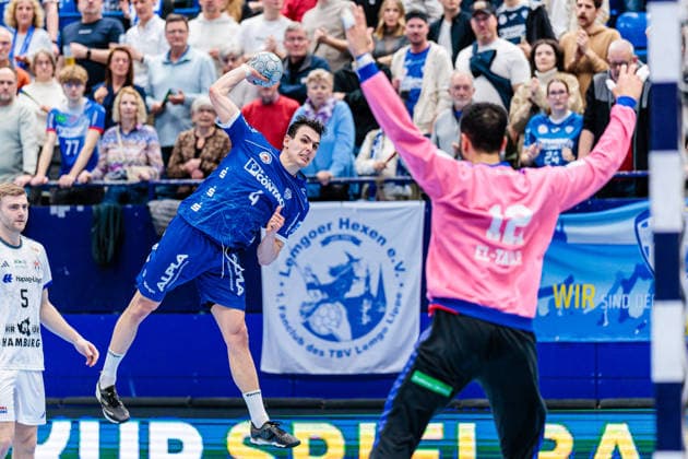 v l Samuel Zehnder TBV Lemgo Lippe, 04 , Mohamed El Tayar Handball Sport Verein Hamburg, 12 GER, TBV Lemgo Lippe vs Handball Sport Verein Hamburg, Handball, 1 Bundesliga, 23 Matchday, Season 2025 2026, 26 02 2026 GER, TBV Lemgo Lippe vs Handball Sport Verein Hamburg, Handball, 1 Bundesliga, 23 Matchday, Season 2025 2026, 26 02 2026 Lemgo Copyright: xEibner-Pressefoto JanxRollingerx EP_JSK