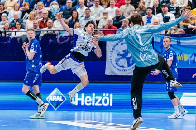 v l Niels Gerardus Versteijnen TBV Lemgo Lippe, 25 , Elias Kofler Handball Sport Verein Hamburg, 06 , Constantin Moestl TBV Lemgo Lippe, 01 GER, TBV Lemgo Lippe vs Handball Sport Verein Hamburg, Handball, 1 Bundesliga, Matchday 23, Season 2025 2026, 26 02 2026 GER, TBV Lemgo Lippe vs Handball Sport Verein Hamburg, Handball, 1 Bundesliga, Matchday 23, Season 2025 2026, 26 02 2026 Lemgo Copyright: xEibner-Pressefoto JanxRollingerx EP_JSK