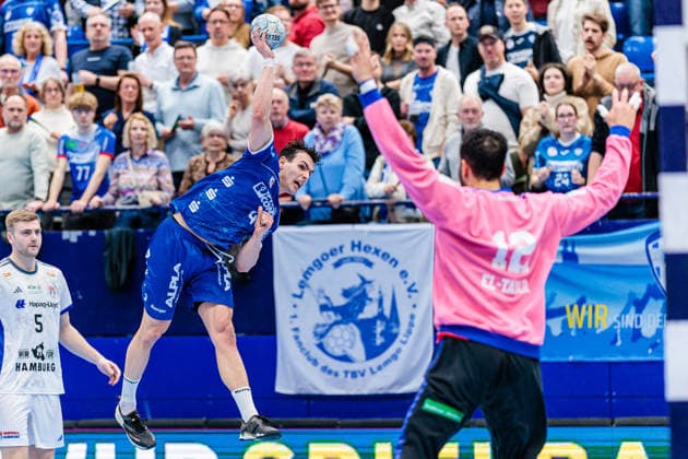 Samuel Zehnder TBV Lemgo Lippe, 04 , Mohamed El Tayar Handball Sport Verein Hamburg, 12 GER, TBV Lemgo Lippe vs Handball Sport Verein Hamburg, Handball, 1 Bundesliga, 23 Matchday, Season 2025 2026, 26 02 2026 GER, TBV Lemgo Lippe vs Handball Sport Verein Hamburg, Handball, 1 Bundesliga, 23 Matchday, Season 2025 2026, 26 02 2026 Lemgo Copyright: xEibner-Pressefoto JanxRollingerx EP_JSK