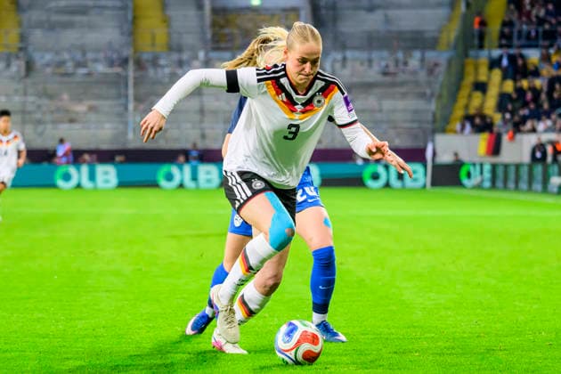 In the picture, from left Rebecca Knaak Germany , GER, Dresden, World Cup Qualification, Women, Germany vs Slovenia, at Rudolf Harbig Stadium Dresden, League A, Group A4, soccer, DFB, league phase, match day 1, DFB DFL REGULATIONS PROHIBIT ANY USE OF PHOTOGRAPHS AS IMAGE SEQUENCES AND OR QUASI VIDEO, March 3, 2026 Copyright: HMBxMedia UwexKoch