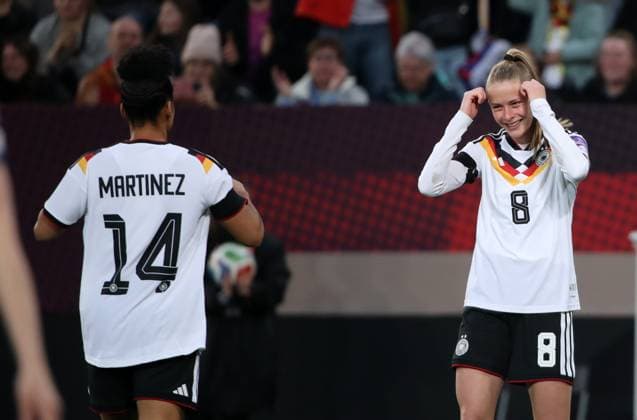 GER, Soccer, Women, World Cup Qualification, Germany Slovenia 03 03 2026, Dresden, Rudolf Harbig Stadion, GER, World Cup Qualification, Women Country Match, Group Phase, Group D, Match 1 of 6 Germany Slovenia in picture Goal celebration Vivien Endemann Germany after the goal to 1 0 DFL regulations prohibit any use of photographs as image sequences and or quasi video