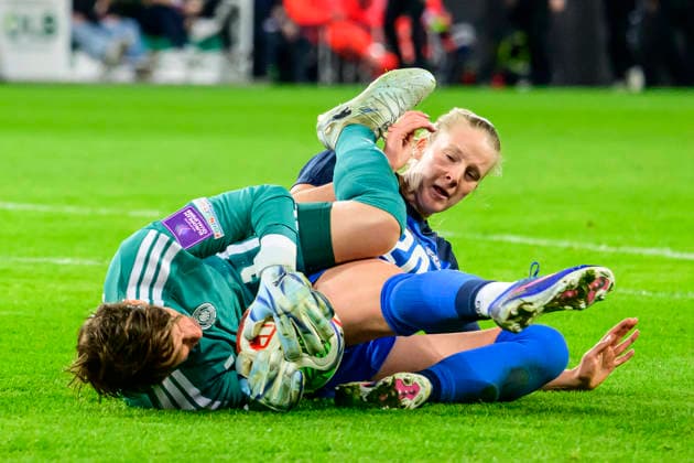 In the picture, from left Ann Katrin Berger Germany , Zara Kramžar, Action, duels, fighting for the ball, GER, Dresden, World Cup Qualification, Women, Germany vs Slovenia, at Rudolf Harbig Stadium Dresden, League A, Group A4, soccer, DFB, league phase, match day 1, DFB DFL REGULATIONS PROHIBIT ANY USE OF PHOTOGRAPHS AS IMAGE SEQUENCES AND OR QUASI VIDEO, March 3, 2026 Copyright: HMBxMedia UwexKoch
