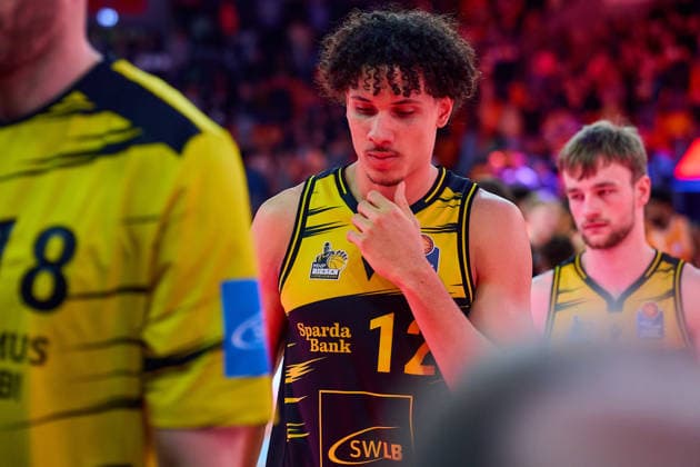 disappointed, disappointment after defeat Lenny Anigbata MHP Riesen Ludwigsburg, 12 GER, ratiopharm ulm vs MHP Riesen Ludwigsburg, Basketball, 22 Matchday, EasyCredit BBL, Season 2025 2026, 06 03 2026 GER, ratiopharm ulm vs MHP Riesen Ludwigsburg, Basketball, 22 Matchday, EasyCredit BBL, Season 2025 2026, 06 03 2026 New Ulm Copyright: xEibner-Pressefoto GeraldxOelze-dexStoppanyx EP_ODS