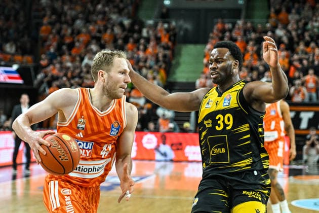 GER, BBL, ratiopharm Ulm vs MHP Riesen Ludwigsburg 06 03 2026, ratiopharm arena, Neu Ulm, GER, BBL, ratiopharm Ulm vs MHP Riesen Ludwigsburg, in the picture Christian Sengfelder Ulm, 43 , Maxwell Dongmo Temoka Ludwigsburg, 39 nordphotoxGmbHx xHafner nph00200
