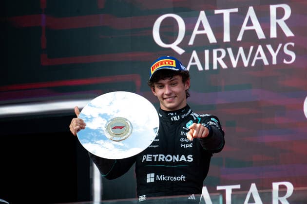 Andrea Kimi Antonelli Mercedes AMG Petronas F1 Team, Italy, 12 cheers on the podium at the podium ceremony for 2nd place, AUS, Formula 1 World Championship, Australian Grand Prix, Albert Park Circuit, Melbourne, Race, 2026 season, 08 03 2026 AUS, Formula 1 World Championship, Australian Grand Prix, Albert Park Circuit, Melbourne, Race, 2026 season, 08 03 2026 Melbourne Copyright: xEibner-Pressefoto Memmlerx EP_MMR