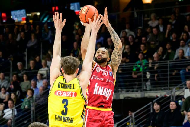 GER, Berlin, basketball, Alba Berlin vs Fitness First Wuerzburg Baskets, at the Max Schmeling Halle , BBL, pictured from left O connell , David Muenkat Wuerzburg 55 , Action, duels, fighting for the ball, March 8, 2026 Copyright: HMBxMedia UwexKoch