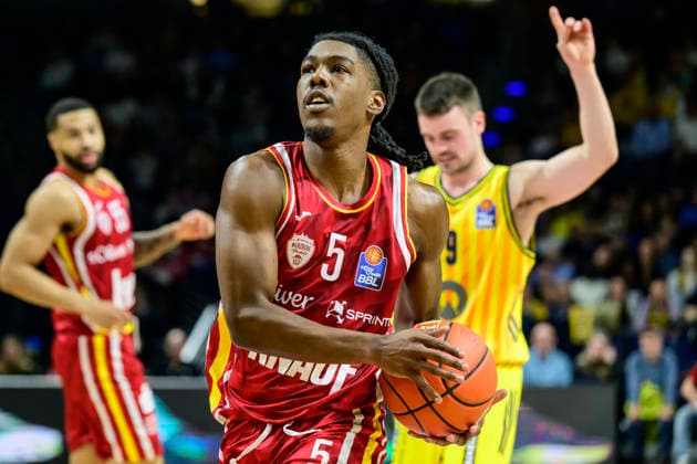 GER, Berlin, basketball, Alba Berlin vs Fitness First Wuerzburg Baskets, at the Max Schmeling Halle , BBL, pictured from left Jonas Mattisseck Alba 09 , Marcus Carr Wuerzburg 05 , Action, duels, fighting for the ball, March 8, 2026 Copyright: HMBxMedia UwexKoch