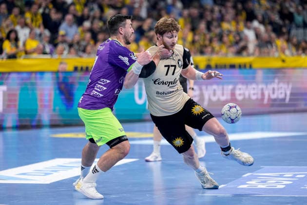 v li Jannik Kohlbacher RNL, 80 , Johannes Wasielewski BHC, 77 , duel, duel, tackle, tackling, dynamics, action, action, 08 03 2026, Mannheim Germany , Handball, Bundesliga, Rhein Neckar Löwen Bergischer HC xozx