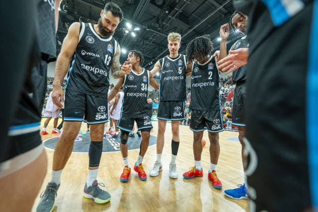 Martin Breunig Veolia Towers Hamburg, 13 , Ross Williams Veolia Towers Hamburg, 34 , Zsombor Maronka Veolia Towers Hamburg, 05 , Leonard Thorpe Jr Veolia Towers Hamburg, 02 , are disappointed, dissatisfied, negative emotions,, GER, MHP Riesen vs Veolia Towers Hamburg, Basketball Bundesliga, easycredit BBL, 23 Matchday, Season 2025 2026, 08 03 2026, GER, MHP Riesen vs Veolia Towers Hamburg, Basketball Bundesliga, easycredit BBL, 23 Matchday, Season 2025 2026, 08 03 2026 Ludwigsburg Copyright: xEibner-Pressefoto SaschaxWaltherx EP_EER