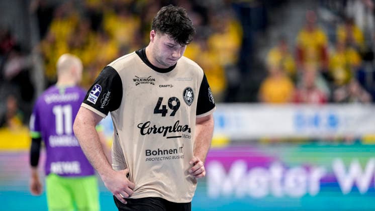 Aron Seesing BHC, 49 , player from Bergischer HC BHC , looking disappointed, disappointment, frustration, disappointed, pessimistic, action, action scene, 08 03 2026, Mannheim Germany , Handball, Bundesliga, Rhein Neckar Löwen Bergischer HC xozx