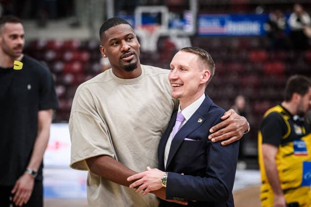 Yorman Polas Bartolo MHP RIESEN Ludwigsburg, 13 with Mikko Riipinen MHP RIESEN Ludwigsburg, Head Coach GER, MHP Riesen Ludwigsburg Veolia Towers Hamburg, Basketball Bundesliga, easycredit BBL, 23 Matchday, Season 2025 2026, 08 03 2026 GER, MHP Riesen Ludwigsburg Veolia Towers Hamburg, Basketball Bundesliga, easycredit BBL, 23 Matchday, Season 2025 2026, 08 03 2026 Ludwigsburg Copyright: xSandyxDinkelackerx EP_SDR