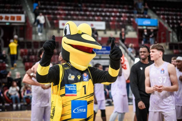 Mascot LURCHI in winning pose, thumbs up GER, MHP Riesen Ludwigsburg Veolia Towers Hamburg, Basketball Bundesliga, easycredit BBL, 23 Matchday, Season 2025 2026, 08 03 2026 GER, MHP Riesen Ludwigsburg Veolia Towers Hamburg, Basketball Bundesliga, easycredit BBL, 23 Matchday, Season 2025 2026, 08 03 2026 Ludwigsburg Copyright: xSandyxDinkelackerx EP_SDR