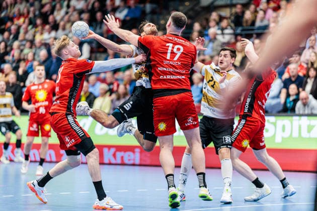 v l Niko Blaauw TuS N Luebbecke, 23 , Sebastian Gress HC Elbflorenz 2006, 25 , Yannick Draeger TuS N Luebbecke, 19 GER, TuS N Luebbecke vs HC Elbflorenz 2006, Handball, 2 Bundesliga, 23 Matchday, Season 2025 2026, 09 03 2026 GER, TuS N Luebbecke vs HC Elbflorenz 2006, Handball, 2 Bundesliga, 23 Matchday, Season 2025 2026, 09 03 2026 Luebbecke Copyright: xEibner-Pressefoto JanxRollingerx EP_JSK