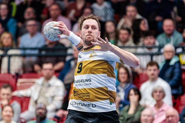 Julius Dierberg HC Elbflorenz 2006, 09 in goal throw GER, TuS N Luebbecke vs HC Elbflorenz 2006, Handball, 2 Bundesliga, Matchday 23, Season 2025 2026, 09 03 2026 GER, TuS N Luebbecke vs HC Elbflorenz 2006, Handball, 2 Bundesliga, Matchday 23, Season 2025 2026, 09 03 2026 Luebbecke Copyright: xEibner-Pressefoto JanxRollingerx EP_JSK