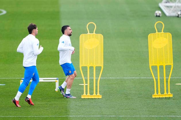 March 10, 2026, Valdebebas, Madrid, Spain: Raul Asencio and Daniel Carvajal during the training day of Real Madrid ahead the UEFA Champions League 2025 26, Round of 16 first leg, football match against Manchester City at Ciudad Deportiva Real Madrid on March 10, 2026, in Valdebebas, Madrid, Spain. Real Madrid Training And press conference, PK, Pressekonferenz - UEFA Champions League 2025 26 Round Of 16 First Leg - ZUMAa181 20260310_zaa_a181_002 Copyright: xOscarxJ.xBarrosox
