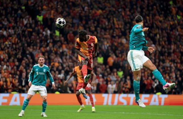 Davinson Sanchez of Galatasaray attempts a header on goal Galatasaray v Liverpool, UEFA Champions League, Round of 16, First Leg, Football, RAMS Park, Istanbul, Turkiye - 10 Mar 2026Istanbul RAMS Park Turkey EDITORIAL USE ONLY No use with unauthorised audio, video, data, fixture lists, club league logos or live services. Online in-match use limited to 120 images, no video emulation. No use in betting, games or single club league player publications. Copyright: xGeorgexTewkesbury Shutterstockx 16740258ak