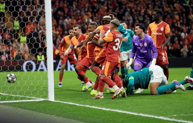 Virgil van Dijk of Liverpool has a goal disallowed Galatasaray v Liverpool, UEFA Champions League, Round of 16, First Leg, Football, RAMS Park, Istanbul, Turkiye - 10 Mar 2026Istanbul RAMS Park Turkey EDITORIAL USE ONLY No use with unauthorised audio, video, data, fixture lists, club league logos or live services. Online in-match use limited to 120 images, no video emulation. No use in betting, games or single club league player publications. Copyright: xGeorgexTewkesbury Shutterstockx 16740258bj