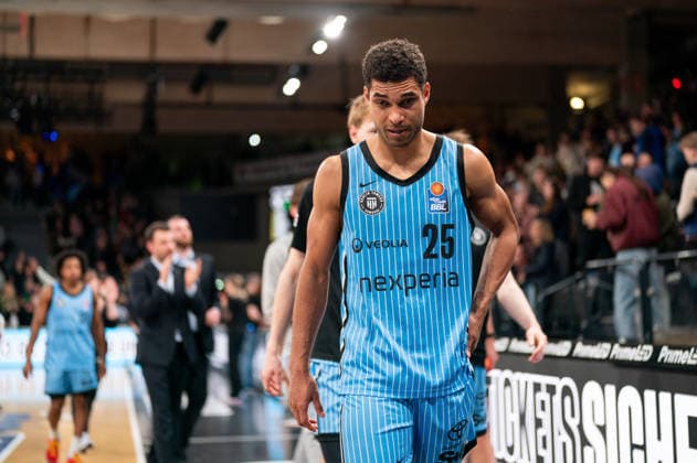 Kenneth Ogbe Veolia Towers Hamburg, 25 disappointed Disappointment after defeat, GER, Veolia Towers Hamburg vs Science City Jena, Basketball, Bundesliga, Matchday 26, Season 2025 2026, 10 03 2026 GER, Veolia Towers Hamburg vs Science City Jena, Basketball, Bundesliga, Matchday 26, Season 2025 2026, 10 03 2026 Hamburg Copyright: xEibner-Pressefoto MaxxVincenx EP_MVN