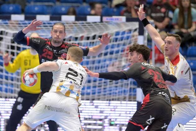 Marek Marciniak HC Vardar 21 on the ball , Olle Forsell Schefvert MT Melsungen 25 L , Marti Soler MT Melsungen 23 R , Wiktor Jankowski HC Vardar 78 , GER, MT Melsungen HC Vardar 1961 PRO Skopje MKD , Handball, EHF European League Men, Main Round, Season 2025 2026, 10 03 2026, GER, MT Melsungen HC Vardar Skopje, Handball, EHF Men, Main Round, Season 2025 2026, 10 03 2026 Kassel Copyright: xEibner-Pressefotox xRolandxSippelx EP_RSL