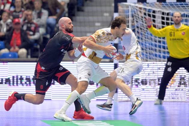Joao Pedro Francisco Da Silva HC Vardar 34 on the ball , Adrian Sipos MT Melsungen 8 L , GER, MT Melsungen HC Vardar 1961 PRO Skopje MKD , Handball, EHF European League Men, Main Round, Season 2025 2026, 10 03 2026, GER, MT Melsungen HC Vardar Skopje, Handball, EHF Men, Main Round, Season 2025 2026, 10 03 2026 Kassel Copyright: xEibner-Pressefotox xRolandxSippelx EP_RSL