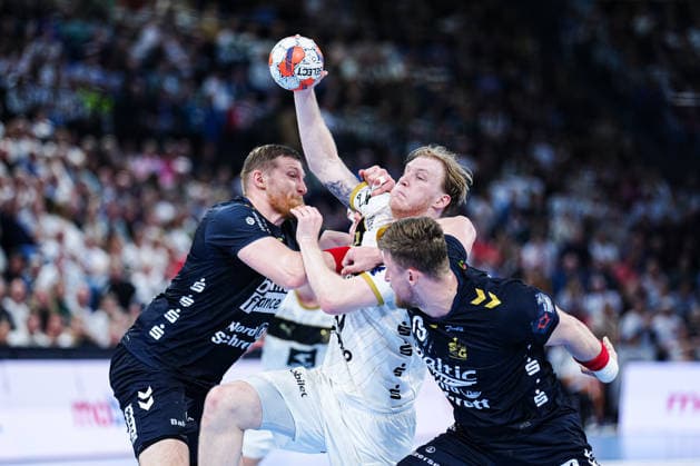 Blaz Blagotinsek SG Flensburg Handewitt, 43 , Eric Johansson THW Kiel, 21 GER, THW Kiel vs SG Flensburg Handewitt, Handball, EHF European League, Main Round, Season 2025 2026, 10 03 2026 GER, THW Kiel vs SG Flensburg Handewitt, Handball, EHF European League, Main Round, Season 2025 2026, 10 03 2026 Kiel Copyright: xEibner-Pressefoto MarcelxvonxFehrnx EP_MFN