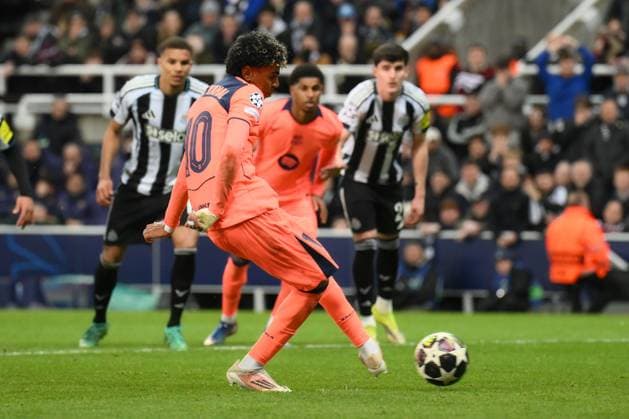 Lamine Yamal of Barcelona scores to make it 1-1 Newcastle United v Barcelona, UEFA Champions League, Round of 16, First Leg, Football, St James Park, Newcastle, UK - 10 Mar 2026Newcastle St James Park United Kingdom EDITORIAL USE ONLY No use with unauthorised audio, video, data, fixture lists, club league logos or live services. Online in-match use limited to 120 images, no video emulation. No use in betting, games or single club league player publications. Copyright: xRichardxLee Shutterstockx 16740284ce